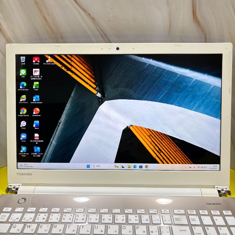 6世代i7/Win11ノートPC！Office付 SSD256GB dynabook - メルカリ