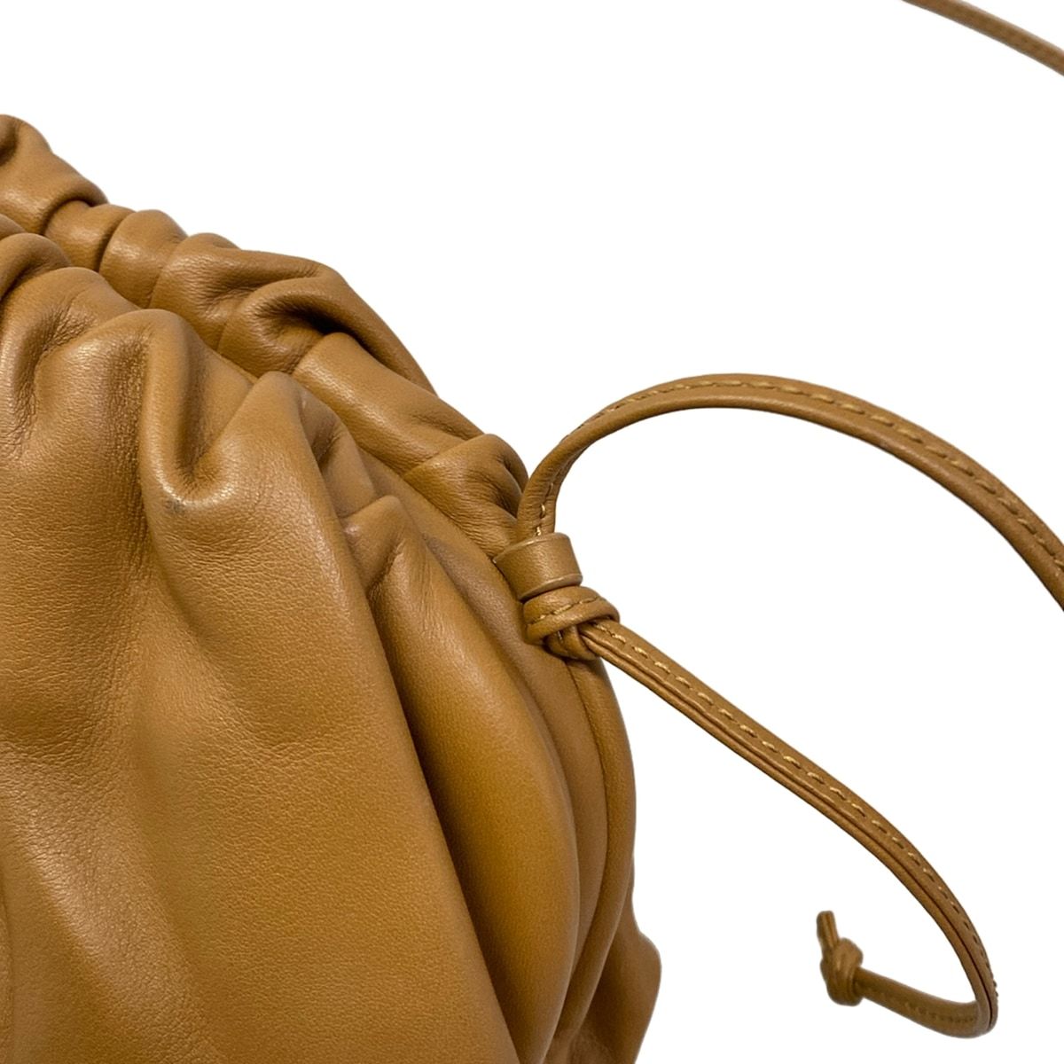 BOTTEGA VENETA(ボッテガヴェネタ) ショルダーバッグ ザ・ポーチ ライトブラウン レザー BOTTEGA VENETA(ボッテガヴェネタ) ショルダーバッグ ザ・ポーチ ライトブラウン レザー