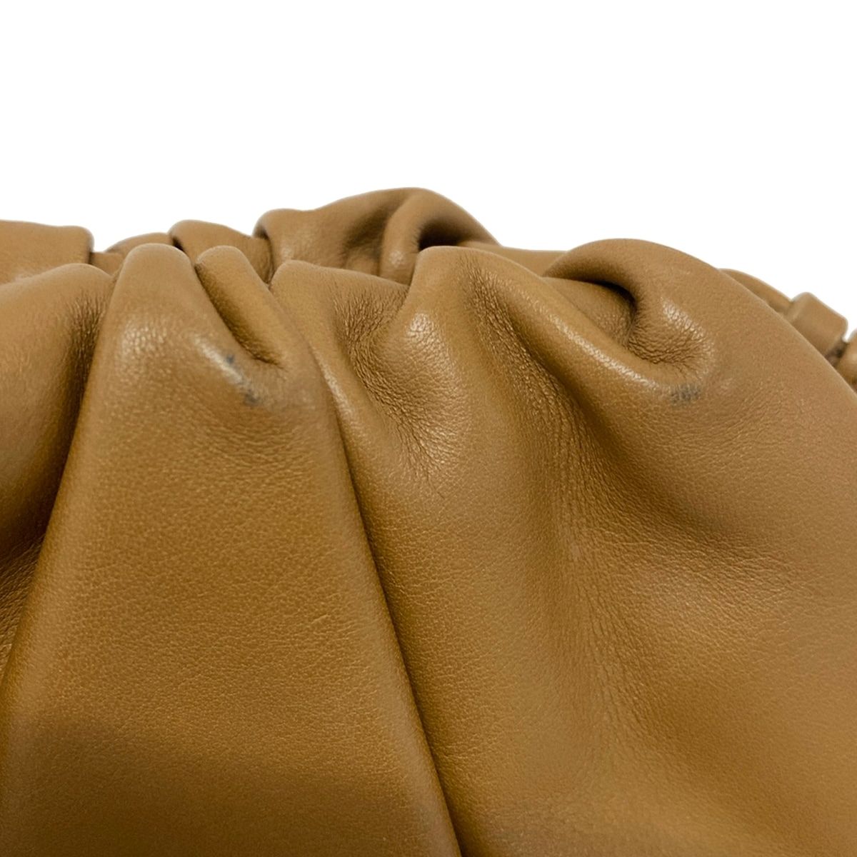 BOTTEGA VENETA(ボッテガヴェネタ) ショルダーバッグ ザ・ポーチ ライトブラウン レザー BOTTEGA VENETA(ボッテガヴェネタ) ショルダーバッグ ザ・ポーチ ライトブラウン レザー