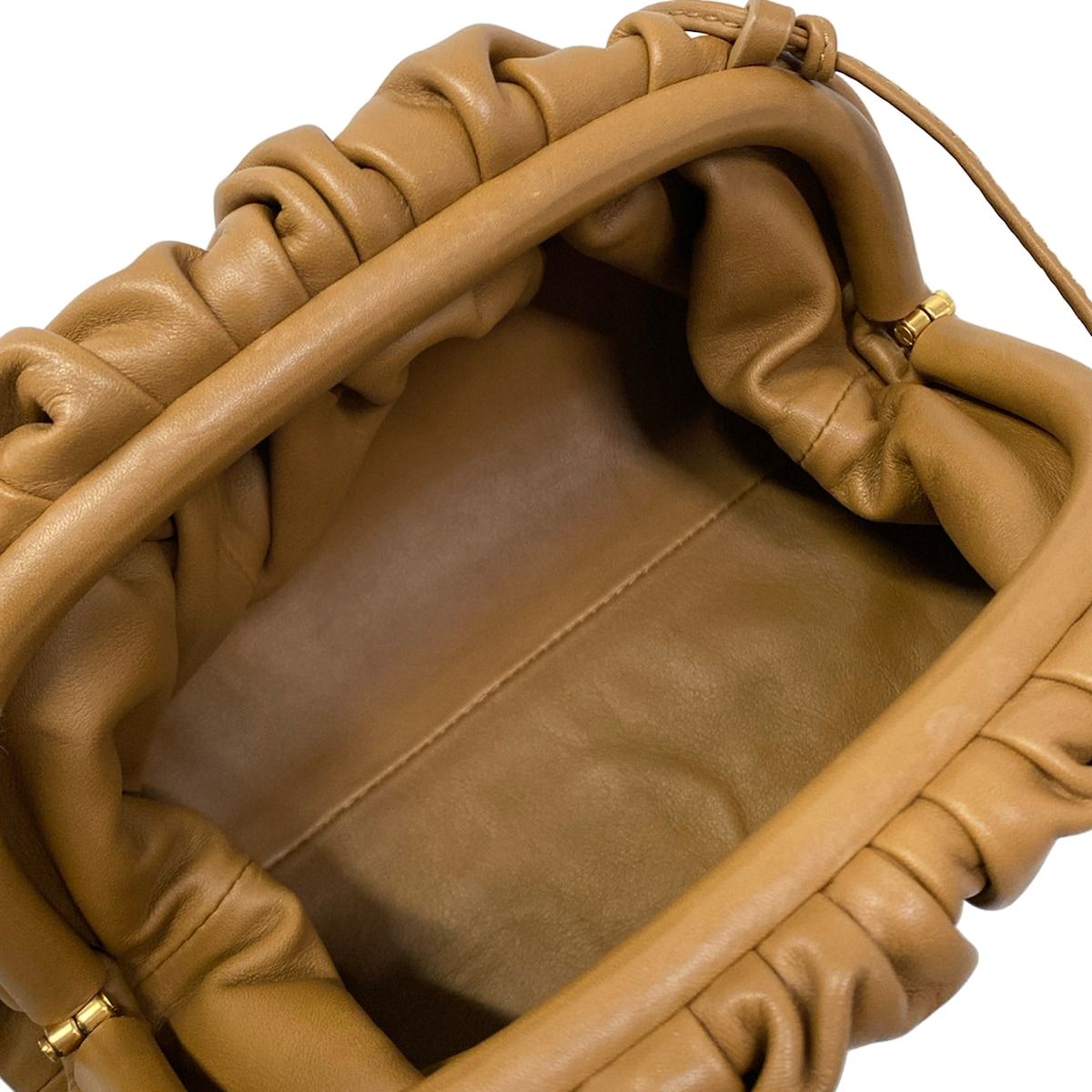 BOTTEGA VENETA(ボッテガヴェネタ) ショルダーバッグ ザ・ポーチ ライトブラウン レザー BOTTEGA VENETA(ボッテガヴェネタ) ショルダーバッグ ザ・ポーチ ライトブラウン レザー