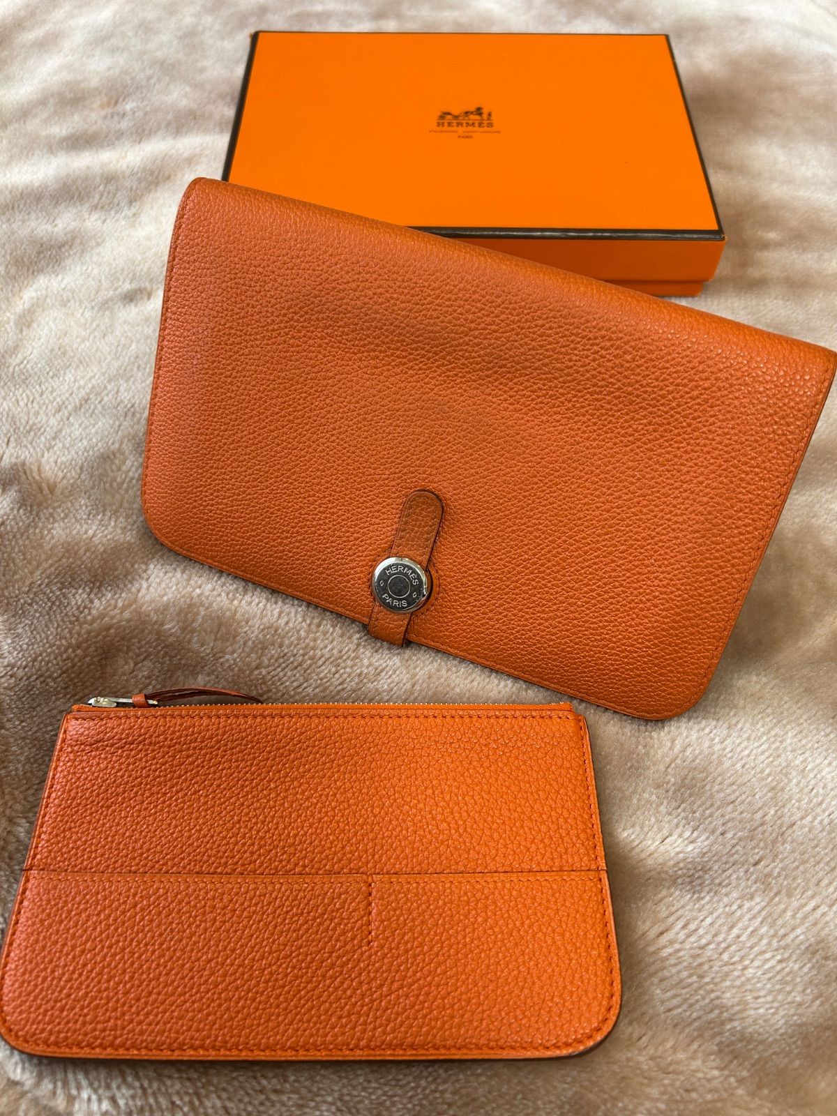 エルメスHERMESドゴンGM ドゴンデュオ□M長財布 二つ折り財布 折財布 さいふ サイフ小銭入れあり 小銭入れ有 小銭入れアリオレンジ フランス製レディース（lady's LADYS）女性用、婦人 ウィメンズwomen’sメンズmen男性用紳士ユニセックス