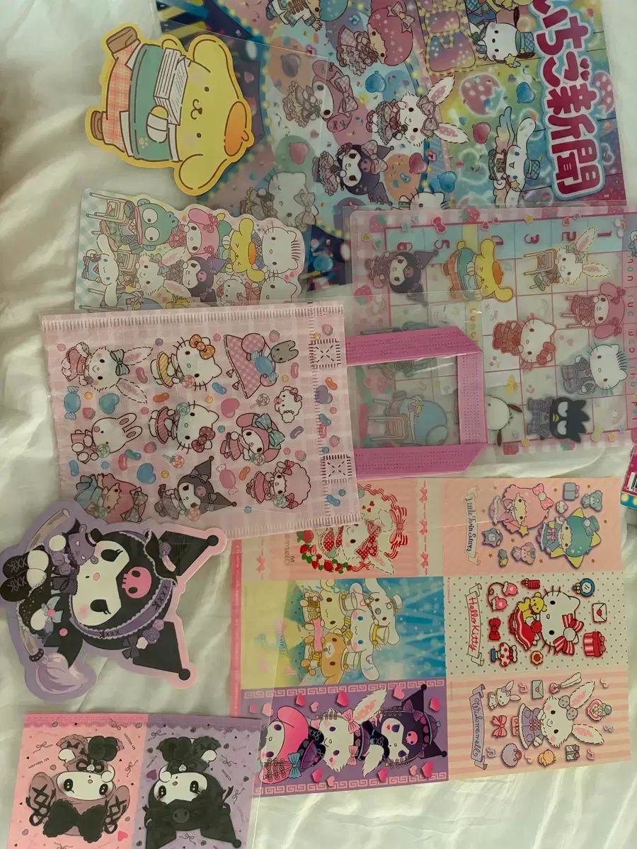 サンリオ いちご新聞 22年 1-12月 バインダー 付録 セット まとめ サンリオ いちご新聞 22年 1-12月 バインダー 付録 セット まとめ