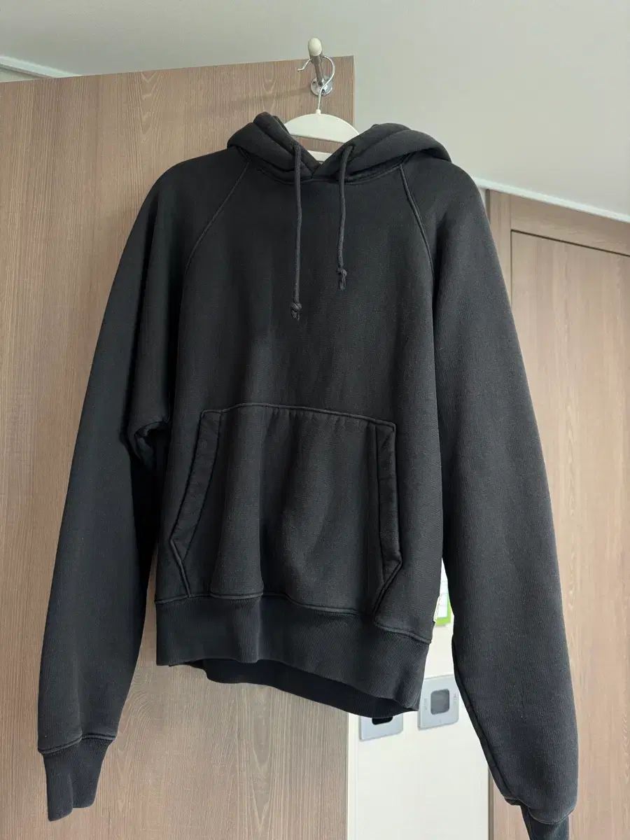 STUSSY ギア WHO フーディー チャコール
