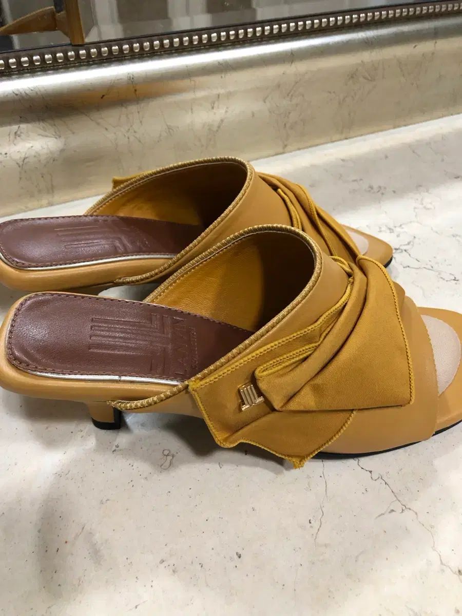 ランバン サンダル23