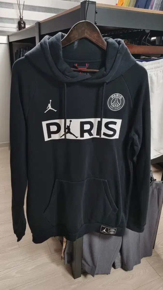 M NIKE エアジョーダン パリ・サンジェルマンFC WHO フードTシャツ