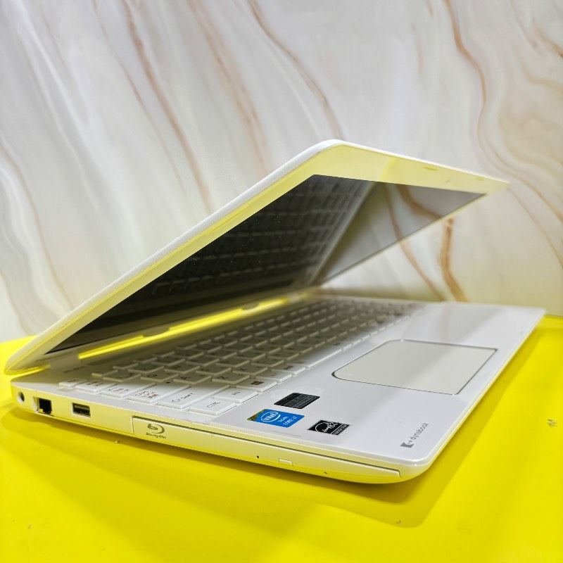 Core i7/8GB/SSD搭載 dynabook 美品 Win11 - メルカリ