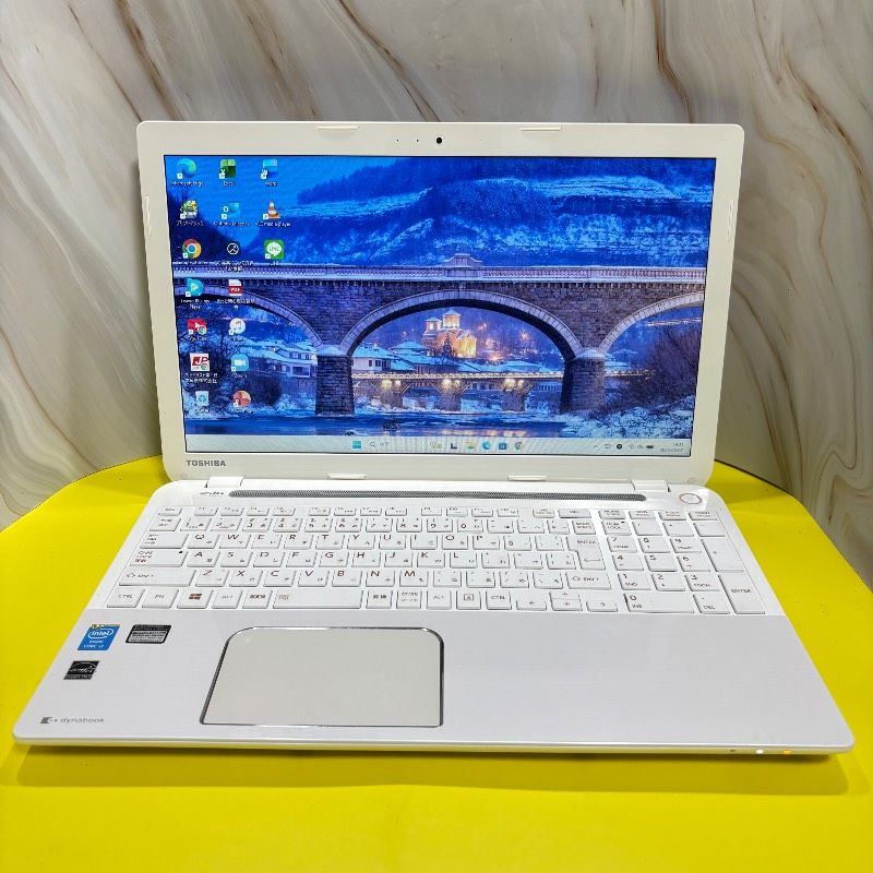 Core i7/8GB/SSD搭載 dynabook 美品 Win11 - メルカリ