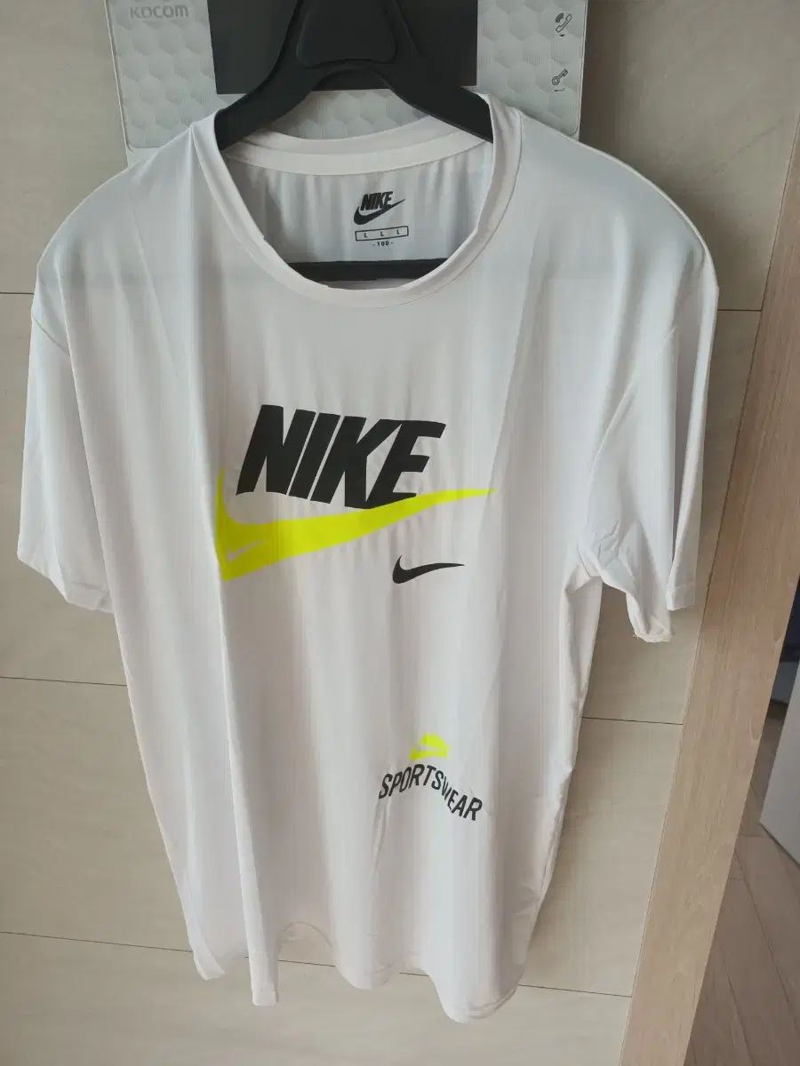 ナイキ スウッシュ 半袖 Tシャツ L 100 新品