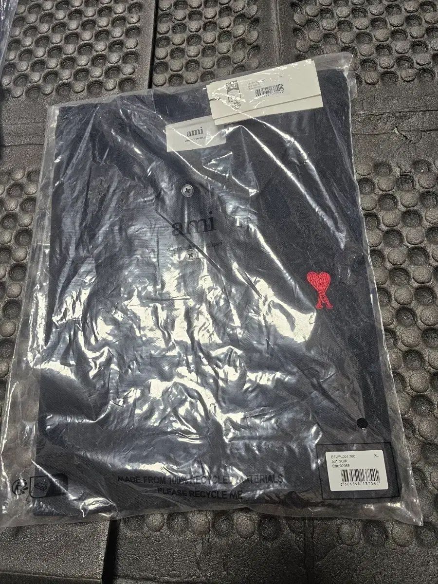 アミ スモール ハート ロゴ ブラック XL カラーTシャツ 7,085円