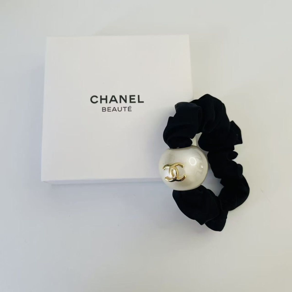 新品 CHANEL パール装飾付き シュシュ CHANEL シャネル 海外ノベルティ ヘアゴム シュシュ パール ピンク