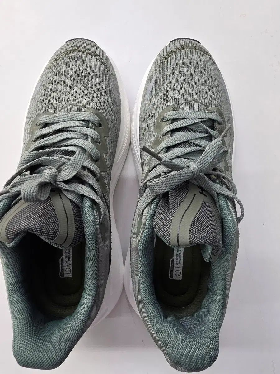 HOKA ONE ONE メンズ ミント
