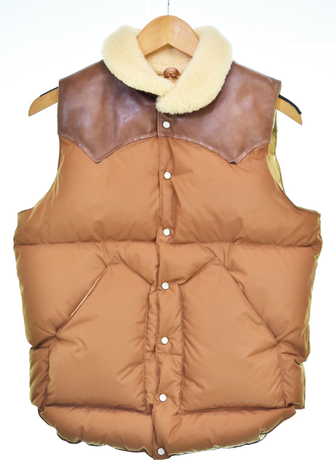 ロッキーマウンテンフェザーベッド Rocky Mountain Featherbed（RockyMountainFeatherBed） 襟ボア ダウンベスト 450-452-20 38 ベスト ブラウン 103MT-4506
