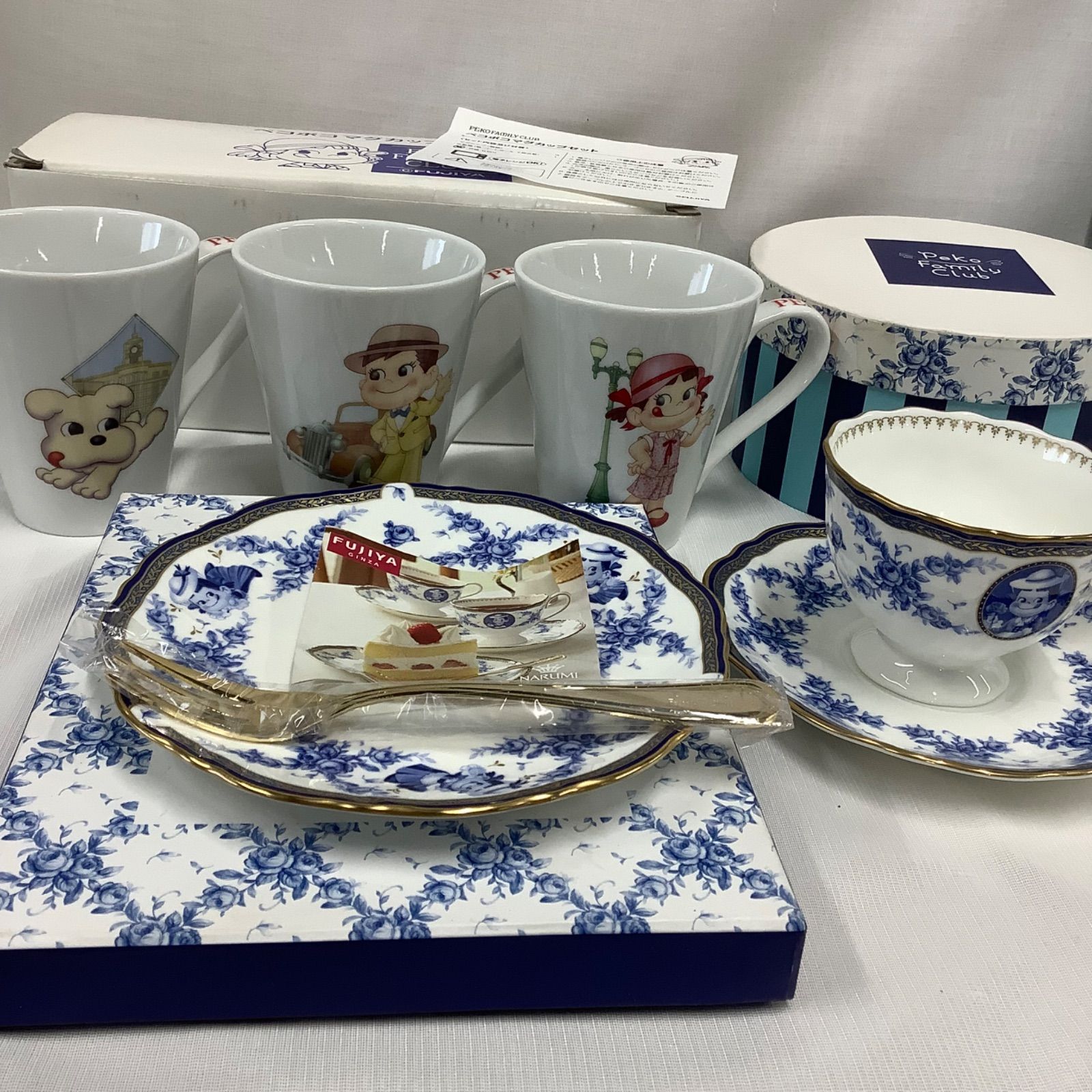 未使用】不二家　ペコファミリークラブ　3箱まとめて　★ナルミ　カップ&ソーサー　★ナルミ　ケーキプレート　★マグカップ3個　X187