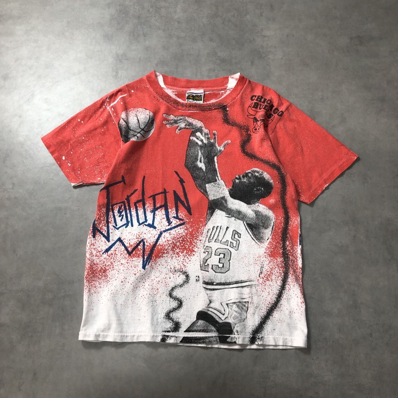 GQ5434◇Magic Johnson T's : 90's USA製 CHICAGO BULLS Michael Jordan Tシャツ◇M◇赤系 シカゴブルズ マイケルジョーダン