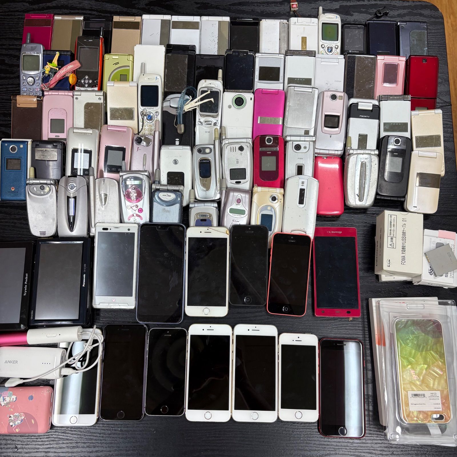 K5717★ジャンク品 ガラケー・スマホ・iPhone・タブレットなど 大量おまとめ 約70台 docomo/Softbank/au/Apple 他 携帯 部品取り 動作未確認