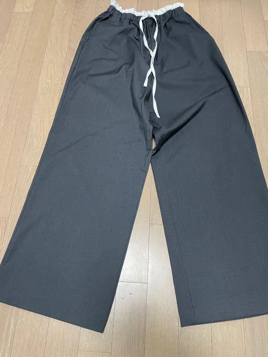 新品)ミエル エバー 밴ディング スラックス パンツ