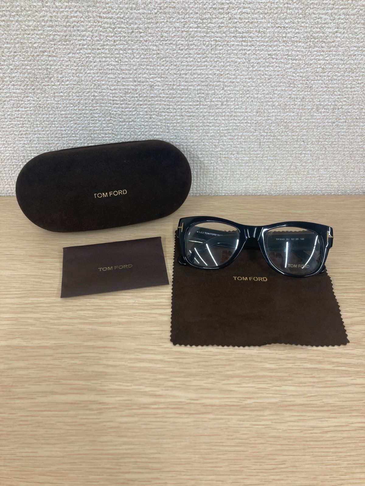 ￥３　TOM FORD トムフォード メガネ 眼鏡 ケース付き 度無し 伊達メガネ 黒縁 黒 ブラック【ファッション】【2】