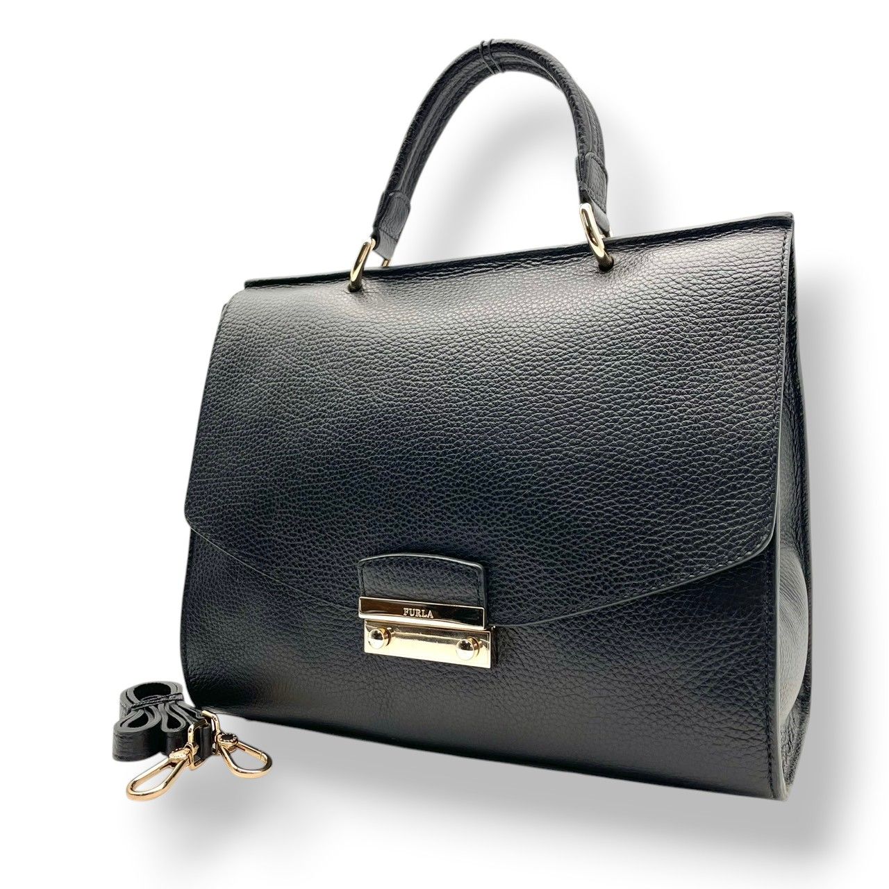 【美品】フルラ FURLA パイパー ハンドバッグ ショルダーバッグ 2WAY 本革 レザー ブラック 黒 ゴールド金具 自立可 エレガント ビンテージ クラシック 上品 高級感 通勤 通学 お出かけ 冠婚葬祭 フォーマル 人気 定番 S66
