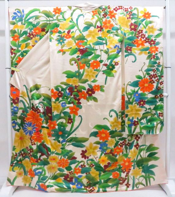 【一輝堂】振袖 金駒刺繍 花 着物 正絹 身丈約167.5cm 裄丈約68.5cm 26z04-2191