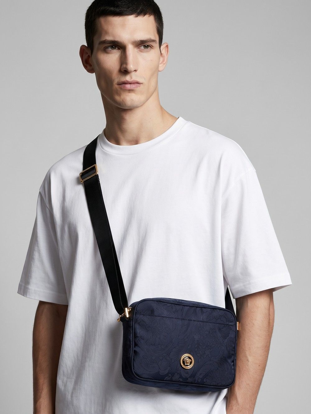 ヴェルサーチ バッグ メンズ ショルダーバッグ バロック VERSACE 1023363