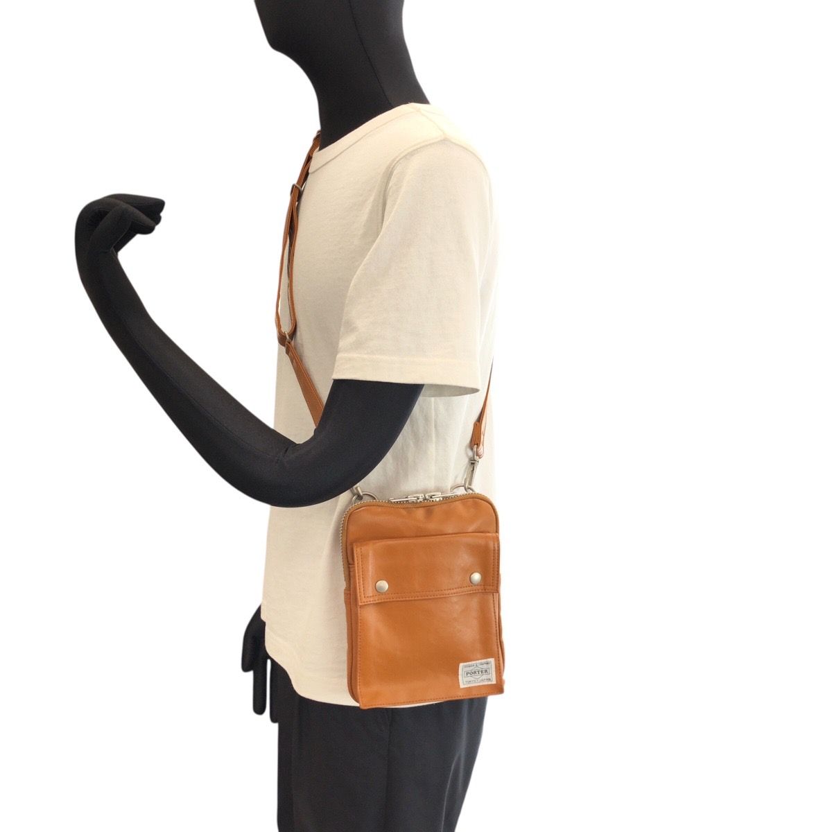 美品 PORTER ポーター フリースタイル ベージュ キャメル コーティングキャンバス ショルダーバッグ ポシェット メンズ 602282【中古】