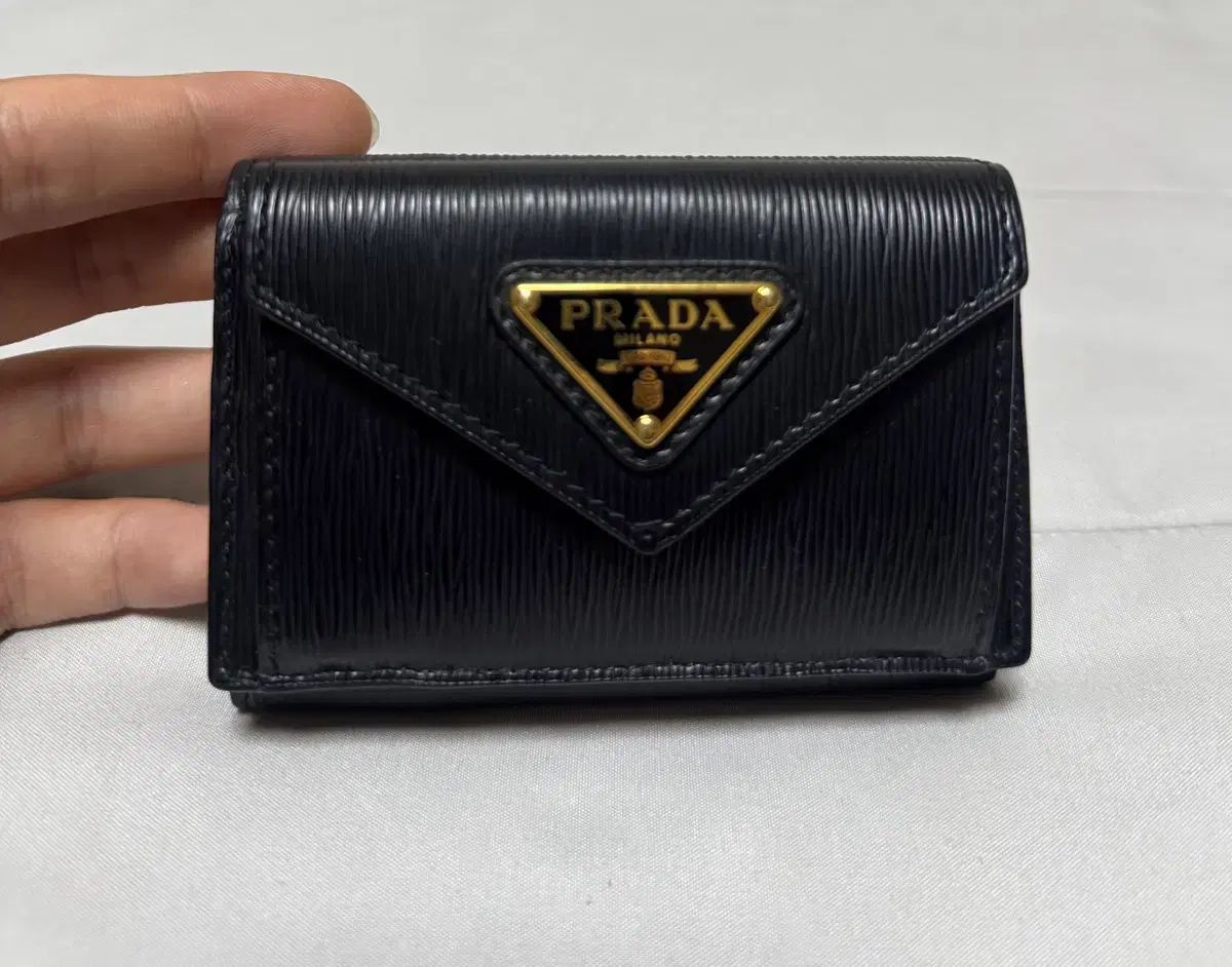 状態良し/正規品 PRADA プラダ Vitello Move 3段 ミニ リング財布