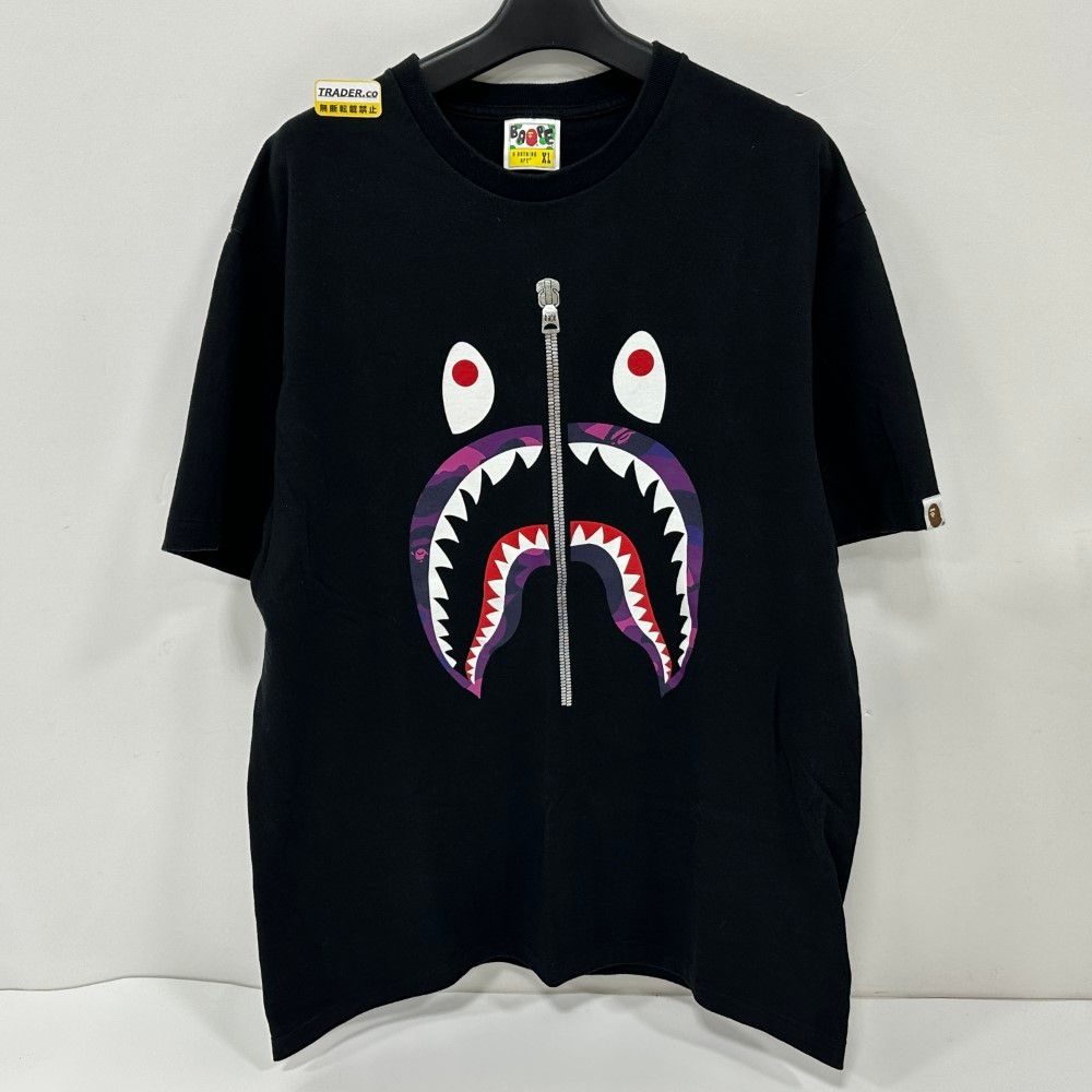 07w1649★ A BATHING APE(アベイシングエイプ) 1st CAMO SHARK TEE 半袖Tシャツ ブラック/パープル XLサイズ【中古品】