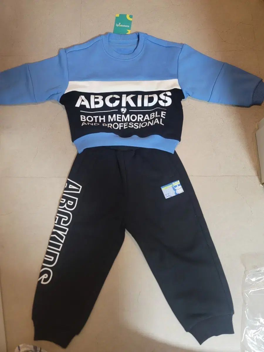 (タグ付き新品/送料無料) ABCKIDS 起毛 上下セット ブルー/ブラック