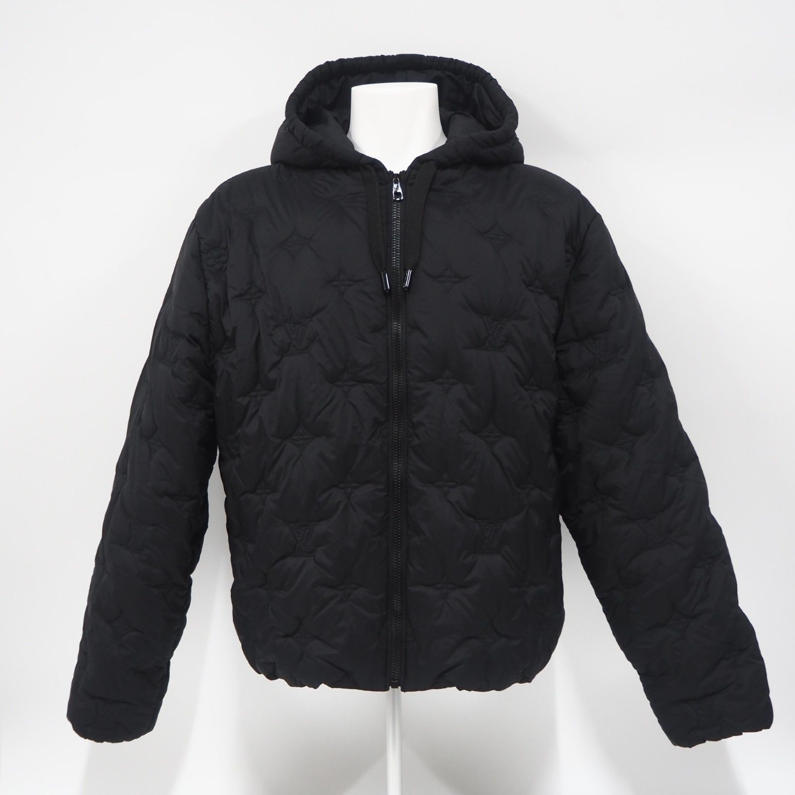 ★3日以内返品可★ 極美品 LOUIS VUITTON ルイ・ヴィトン モノグラム キルテッド フーデッドブルゾン M RM241Q DGD HQB44W ナイロンジャケット ブラック ナイロン コットン メンズ