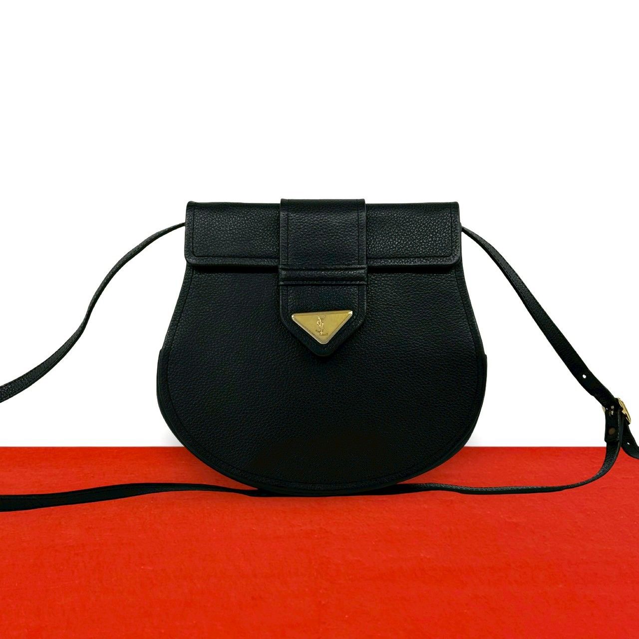 極 美品 YVES SAINT LAURENT イヴ・サンローラン ヴィンテージ YSL ロゴ 金具 レザー 本革 ショルダーバッグ ポシェット ブラック 31463