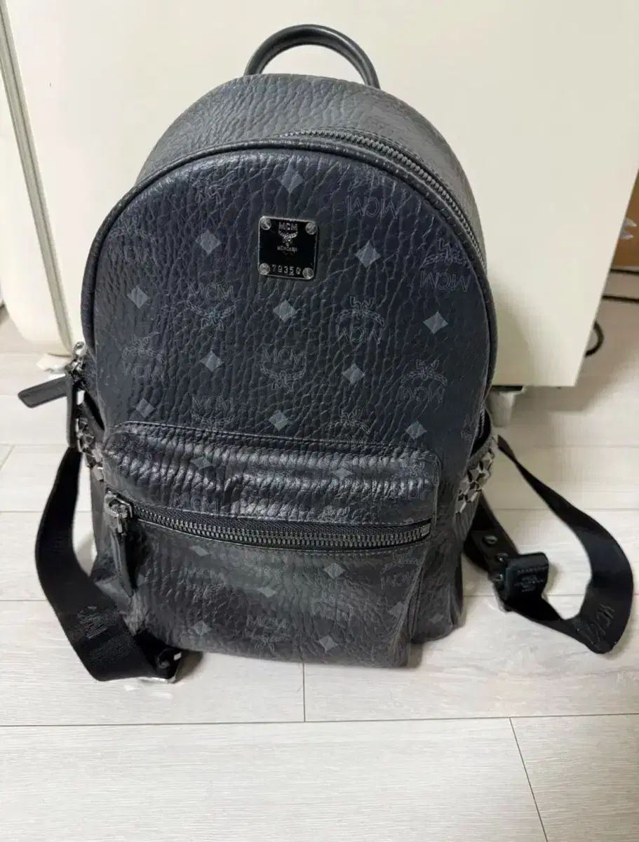 MCM(エム シー エム) ヴィセトス バックパック ブラック Sサイズ 量産