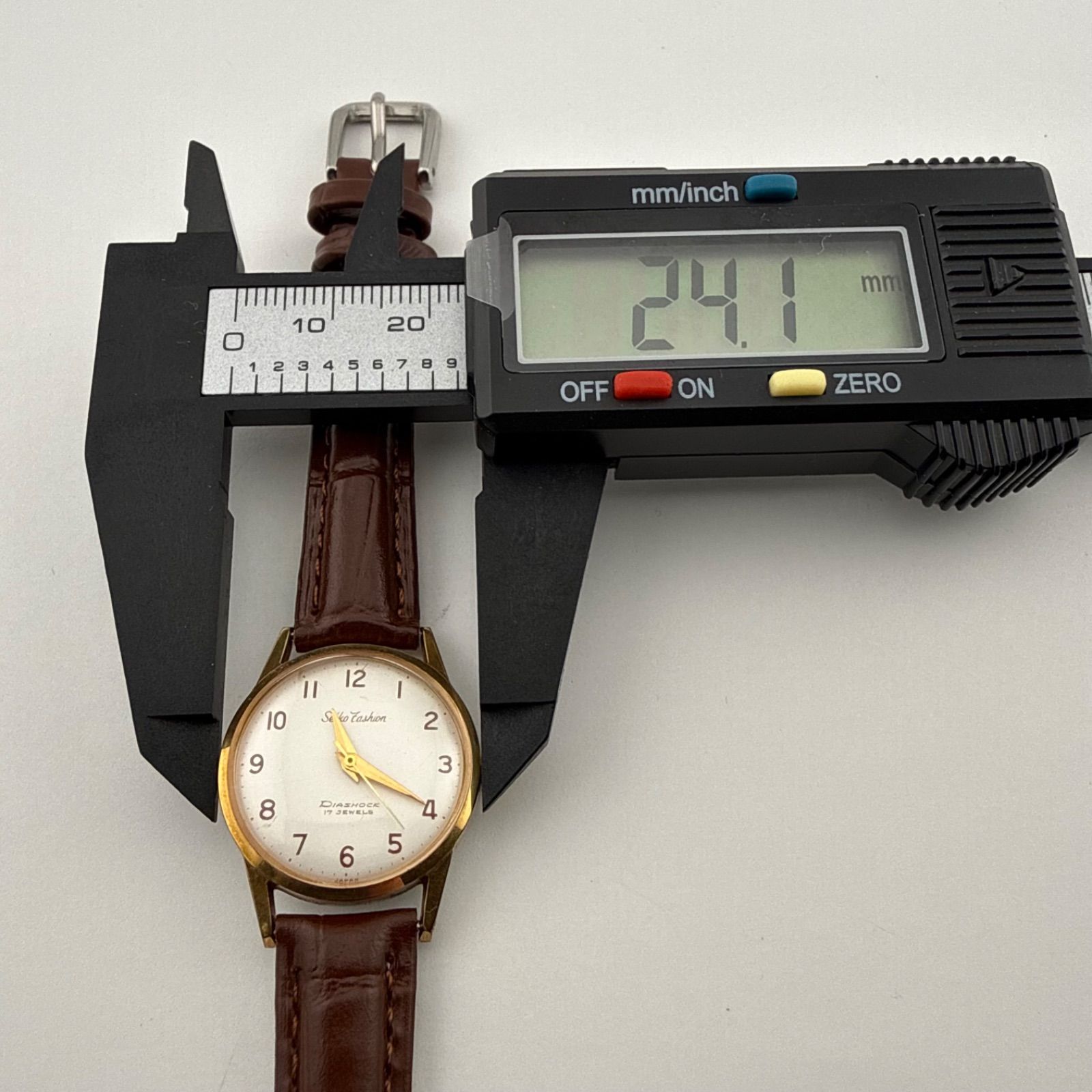 Seiko Fashion DIASHOCK 17JEWELS ヴィンテージ 手巻き 2721676 レディース 腕時計 ジャンク 稼働 【K438】 Seiko Fashion DIASHOCK 17JEWELS ヴィンテージ 手巻き 2721676 レディース 腕時計 ジャンク 稼働 【K438】