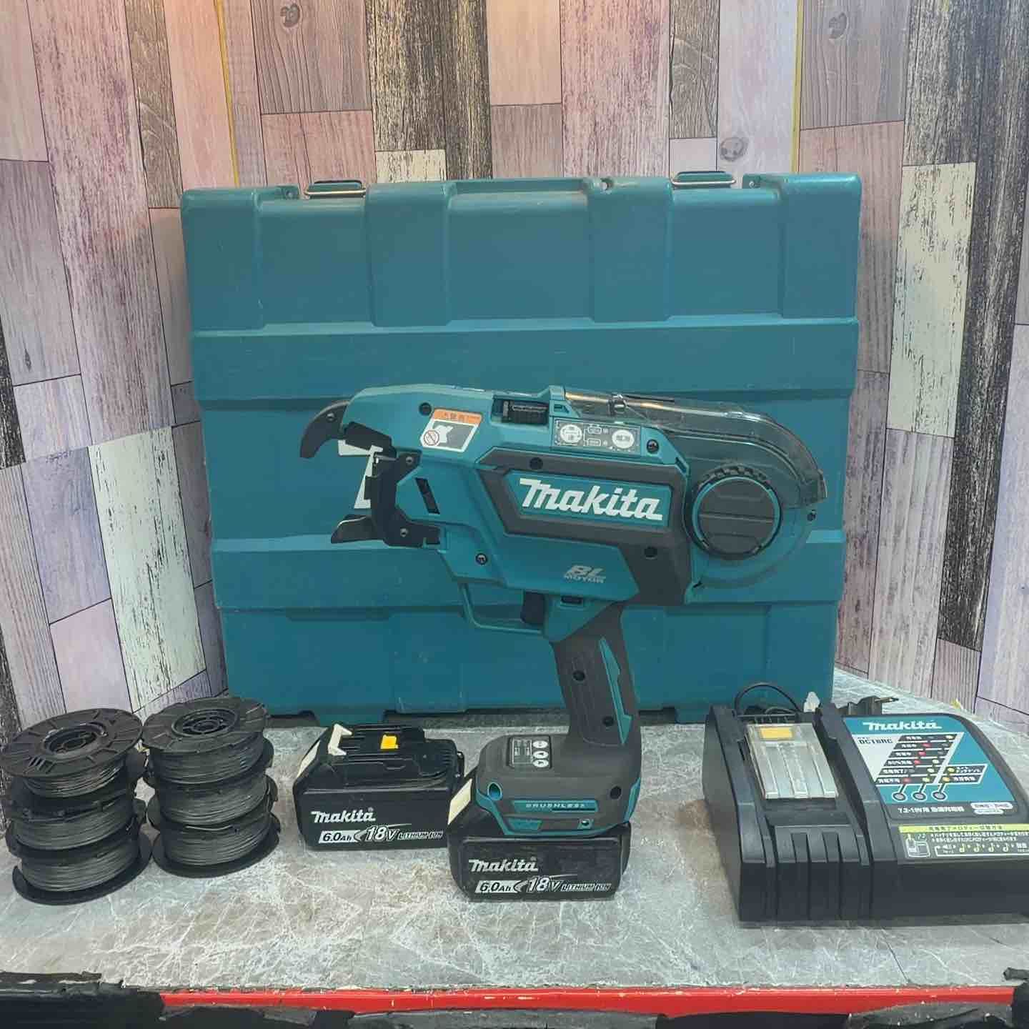 ★マキタ(makita) コードレス鉄筋結束機 リバータイア TR180DRGX【八潮店】