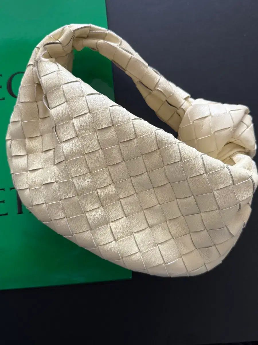 BOTTEGA VENETA ボッテガ・ヴェネタ ジョディバッグ ミニ レモン色 BOTTEGA VENETA ボッテガ・ヴェネタ ジョディバッグ ミニ レモン色