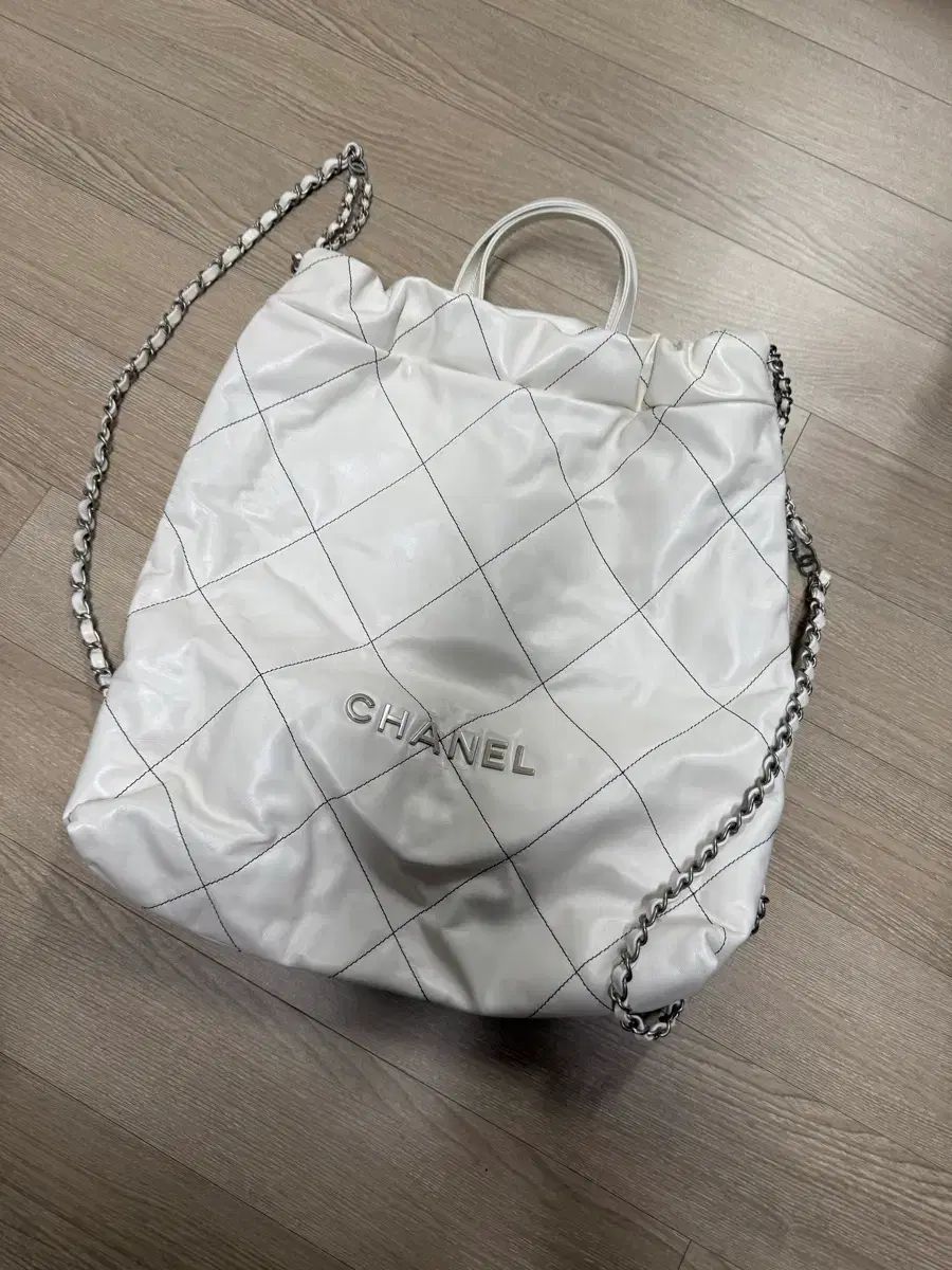 CHANEL シャネル 22バッグ バックパック 白 ミディアム 新品 (ボックス ダスト インボイス U)