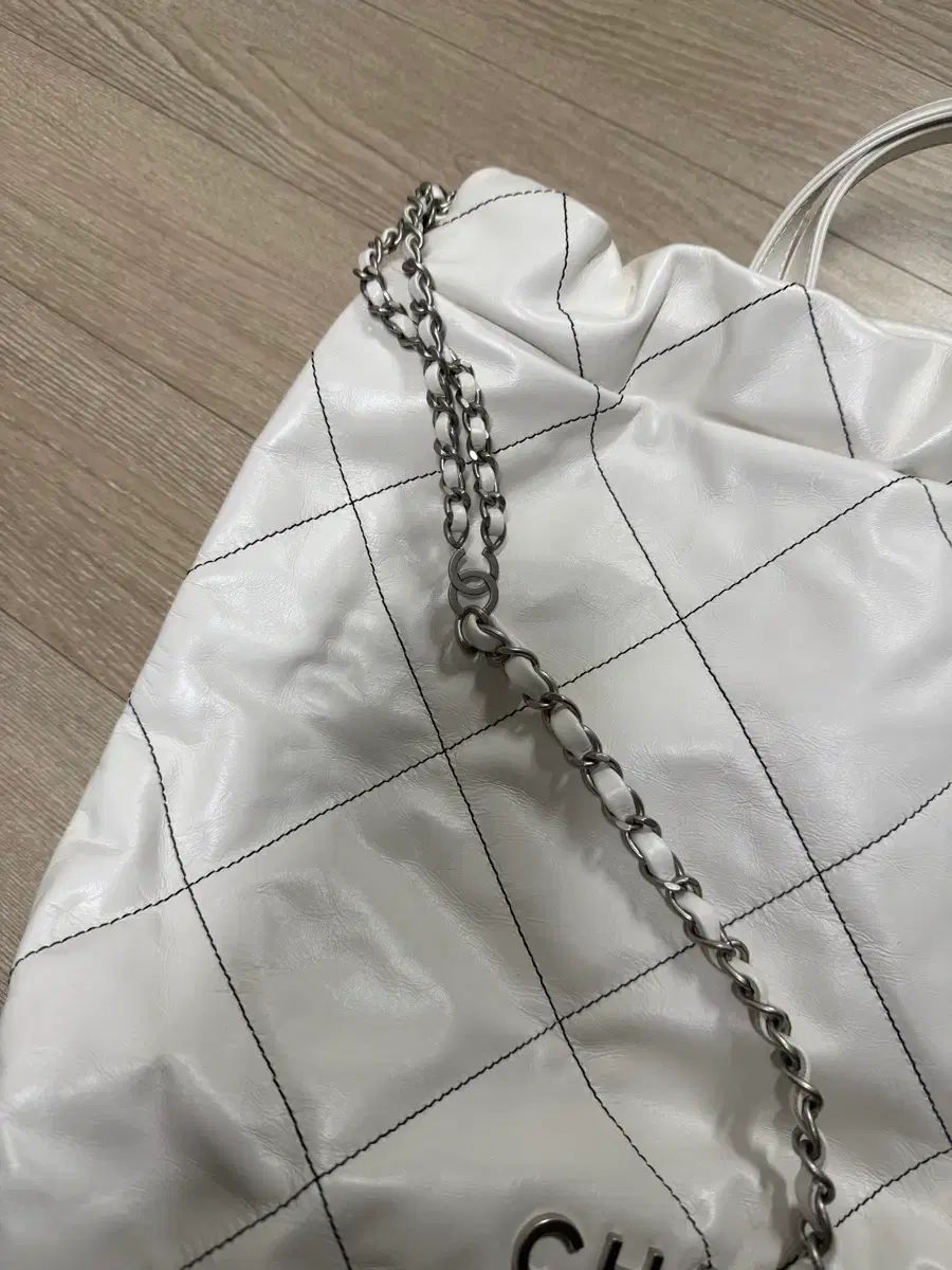 CHANEL シャネル 22バッグ バックパック 白 ミディアム 新品 (ボックス ダスト インボイス U)