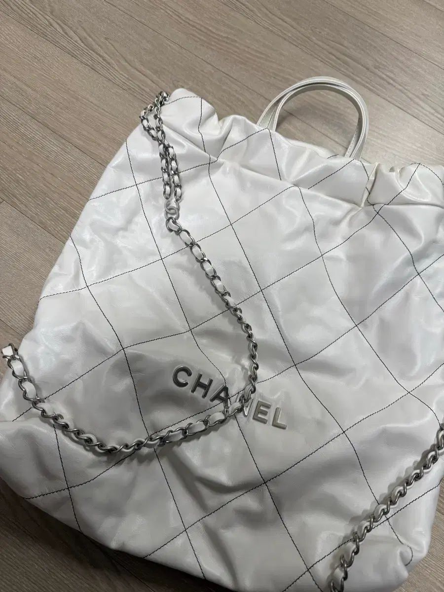 CHANEL シャネル 22バッグ バックパック 白 ミディアム 新品 (ボックス ダスト インボイス U)