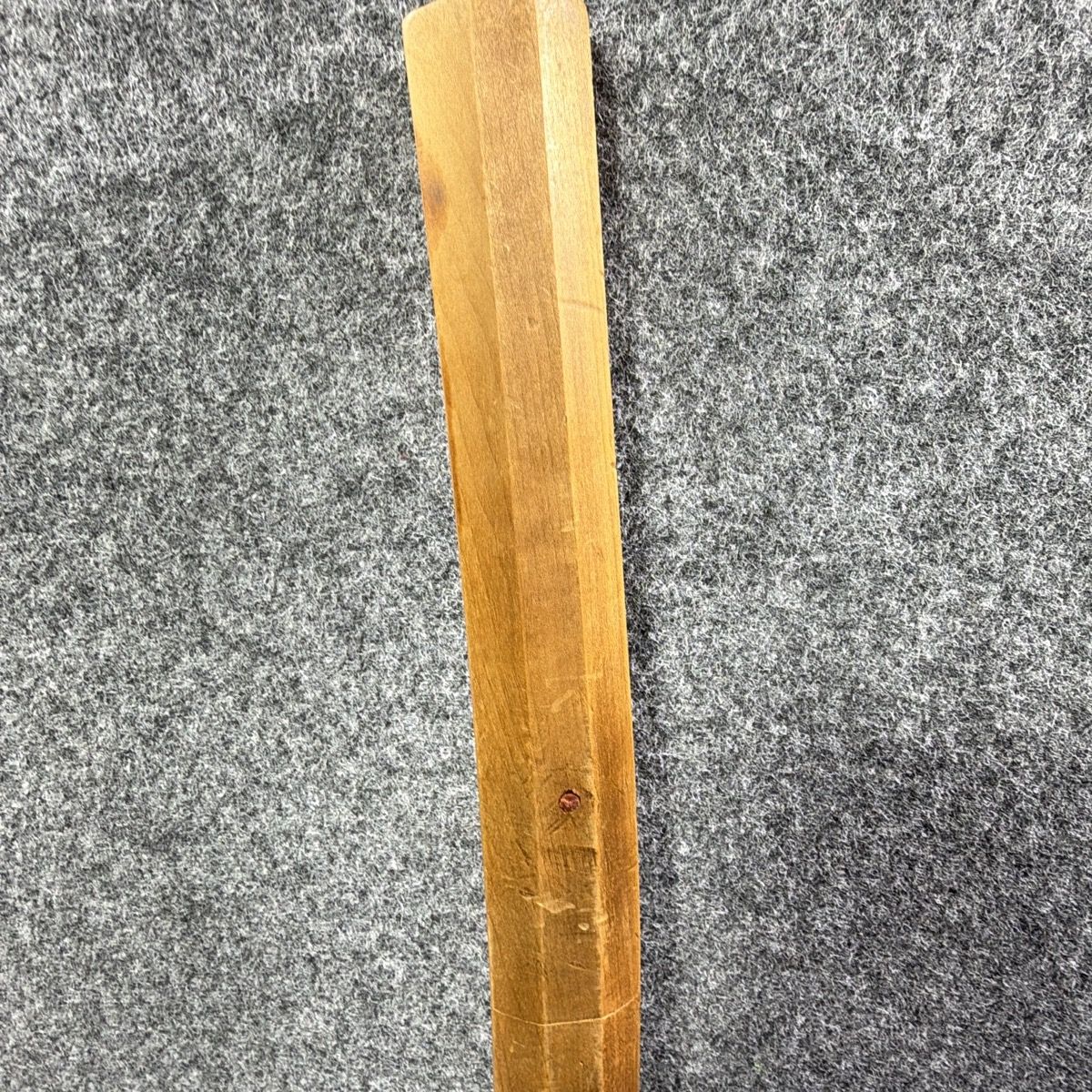 【訳あり】模造刀 模擬刀 大刀 全長約100cm 白鞘 三本杉刃文 木製鞘 ヒビ割れあり 鑑賞用 修復用 現状渡し