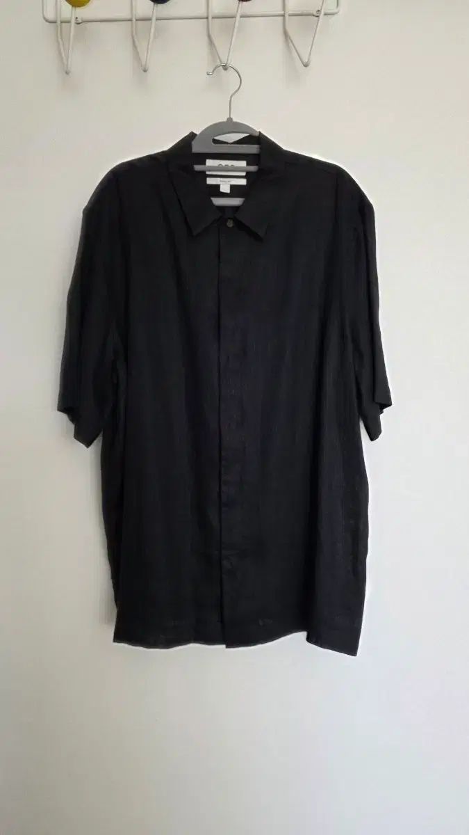 COS レギュラーフィット ブラック リネン 半袖 シャツ XL