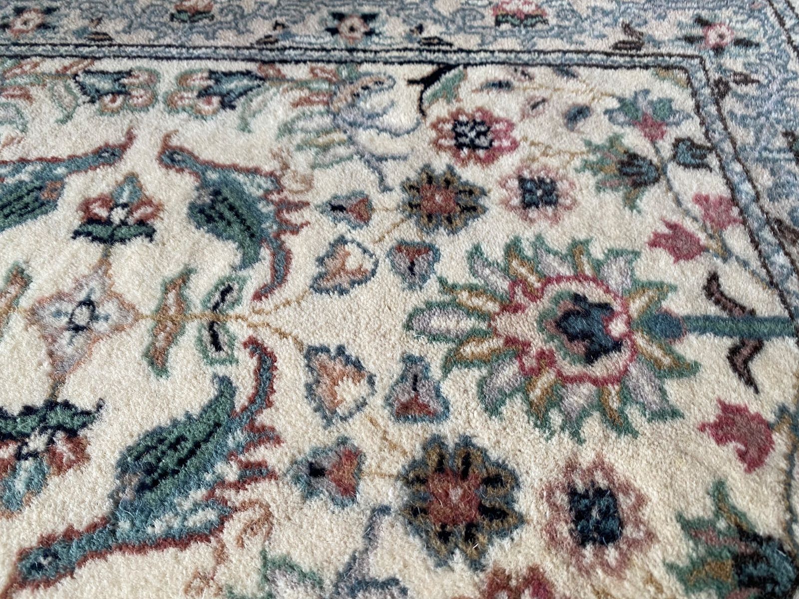 鳥とお花がとても可愛いヴィンテージほぼ未使用ペルシャ絨毯/ナイン産