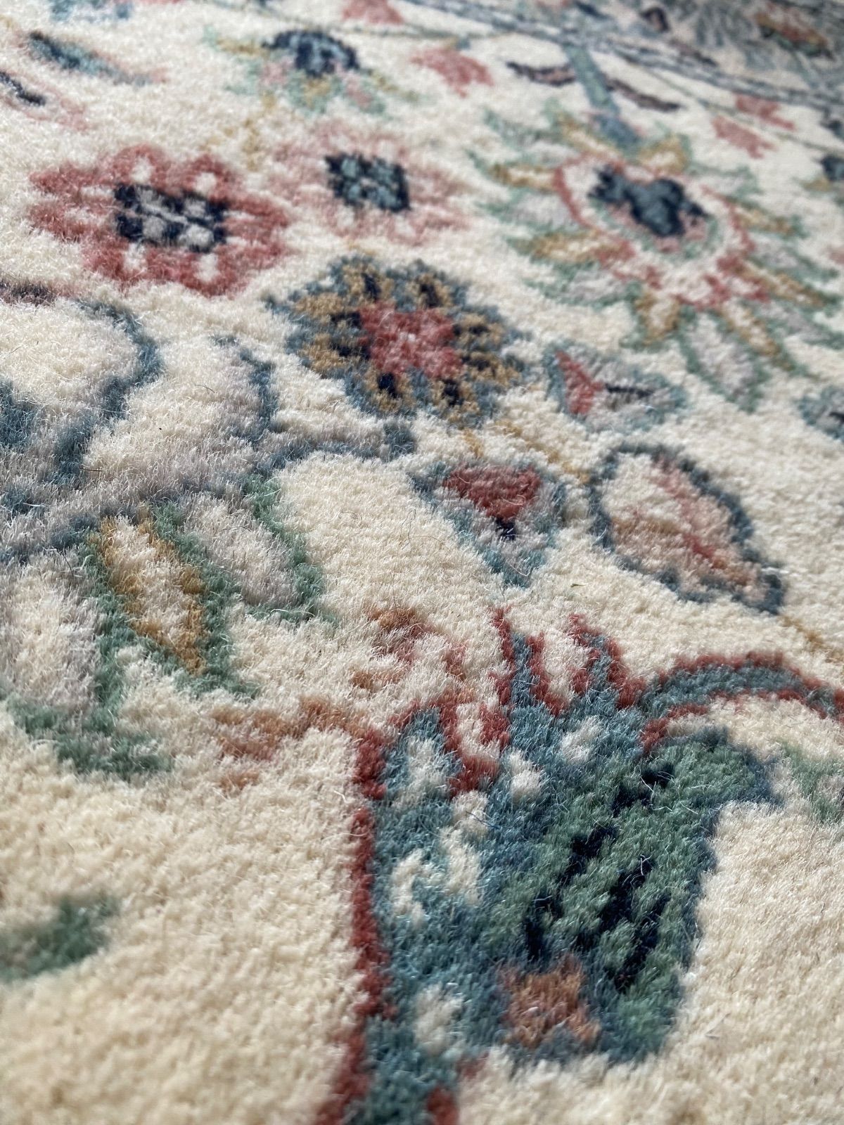 鳥とお花がとても可愛いヴィンテージほぼ未使用ペルシャ絨毯/ナイン産
