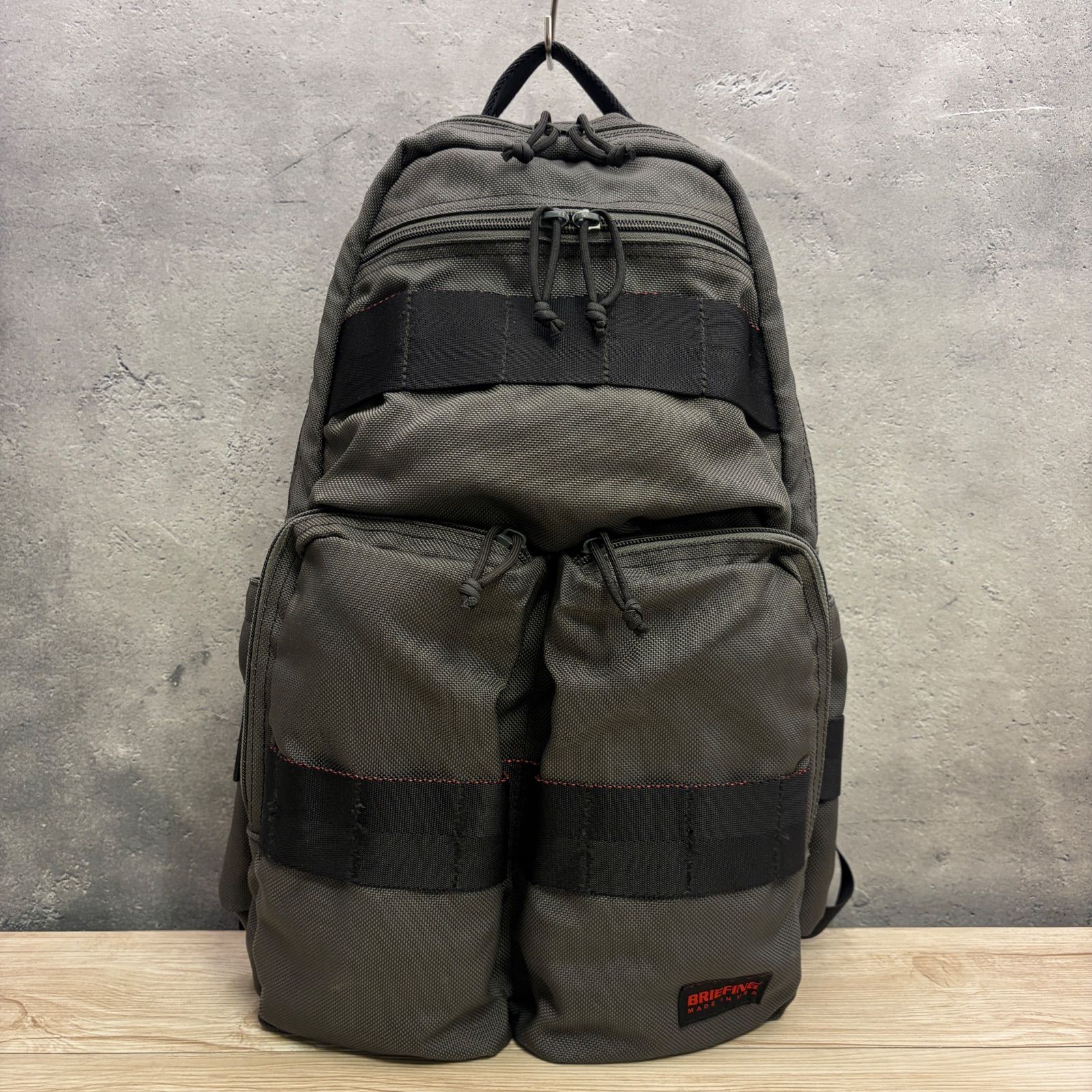 ✨BRIEFING × TOMORROWLAND ATTACK RACK PLUS グレー Black Box3-915 
