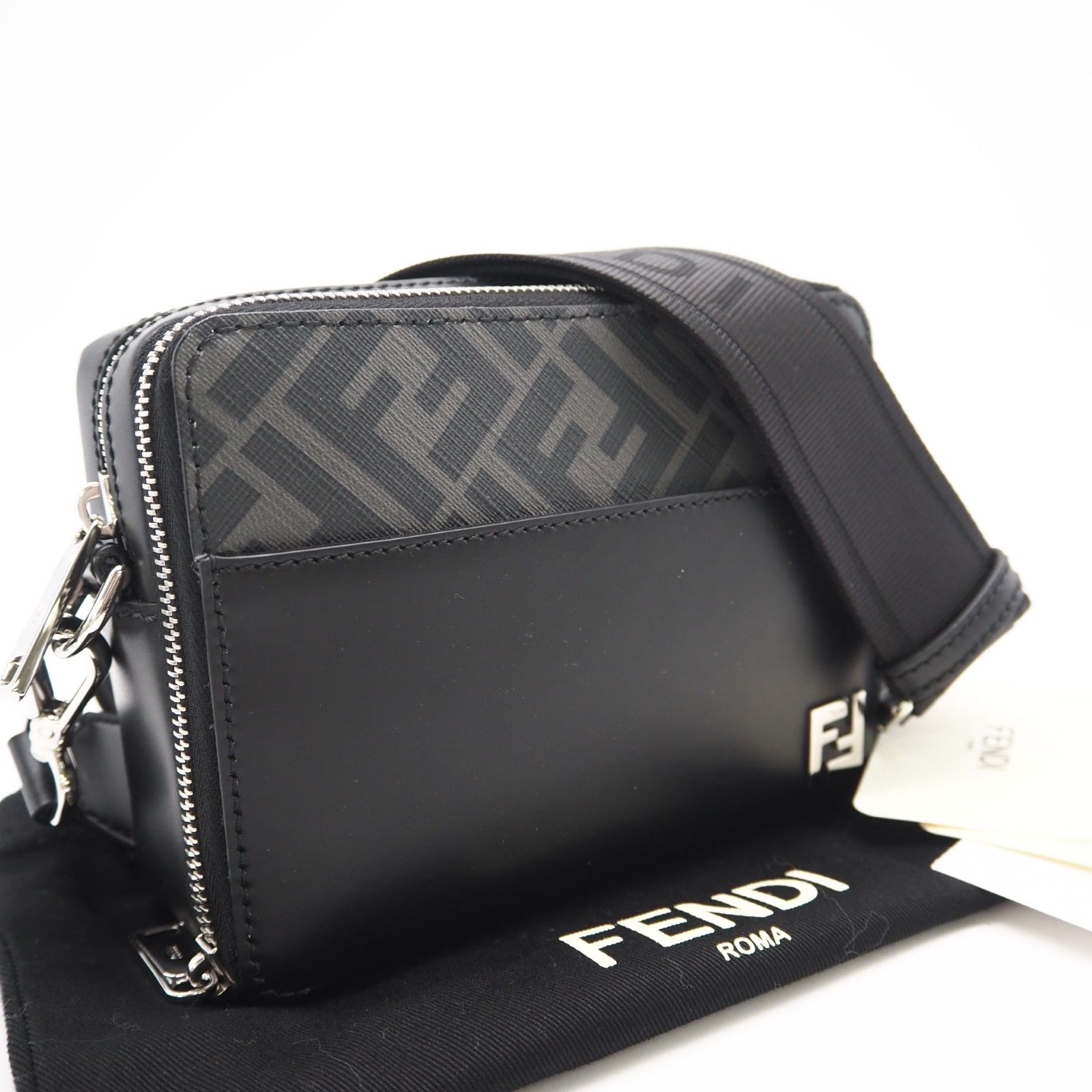 ☆3日以内返品可☆ 極美品 FENDI フェンディ スクエアFF カメラケース 