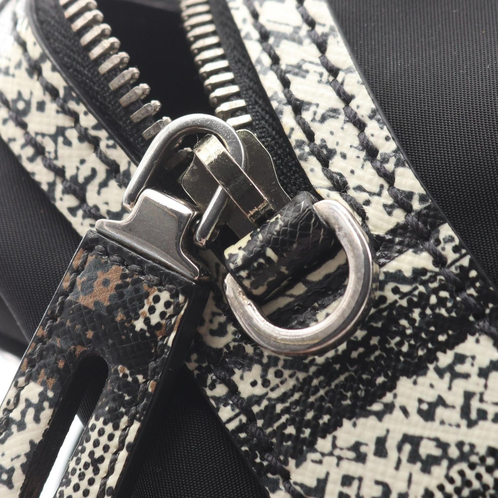 プラダ PRADA ハンドバッグ TESSUTO + SAFFIANO 2WAY ブラック ホワイト ナイロン サフィアーノレザー ハンドバッグ レディース Used B プラダ PRADA ハンドバッグ TESSUTO + SAFFIANO 2WAY ブラック ホワイト ナイロン サフィアーノレザー ハンドバッグ レディース Used B