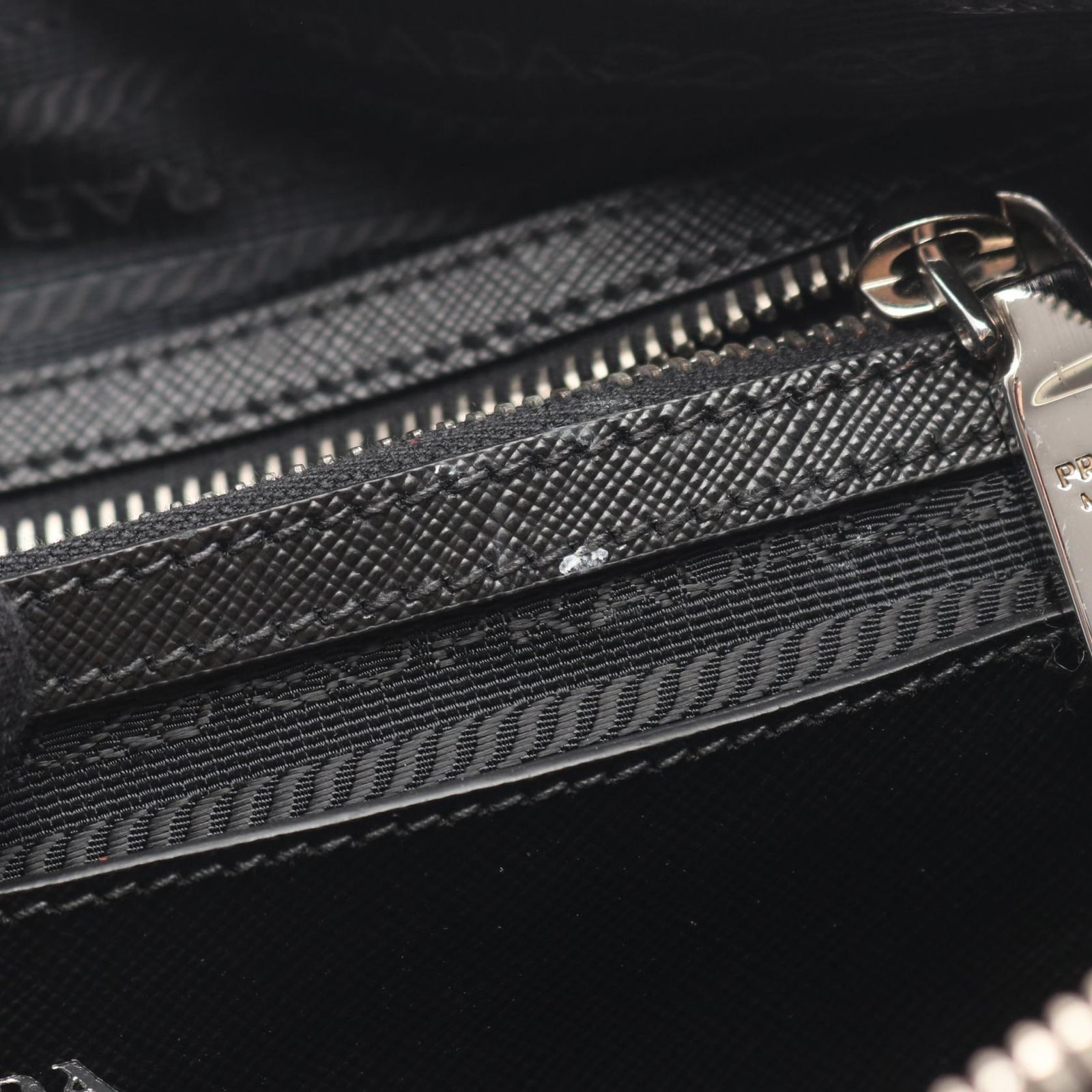 プラダ PRADA ハンドバッグ TESSUTO + SAFFIANO 2WAY ブラック ホワイト ナイロン サフィアーノレザー ハンドバッグ レディース Used B プラダ PRADA ハンドバッグ TESSUTO + SAFFIANO 2WAY ブラック ホワイト ナイロン サフィアーノレザー ハンドバッグ レディース Used B