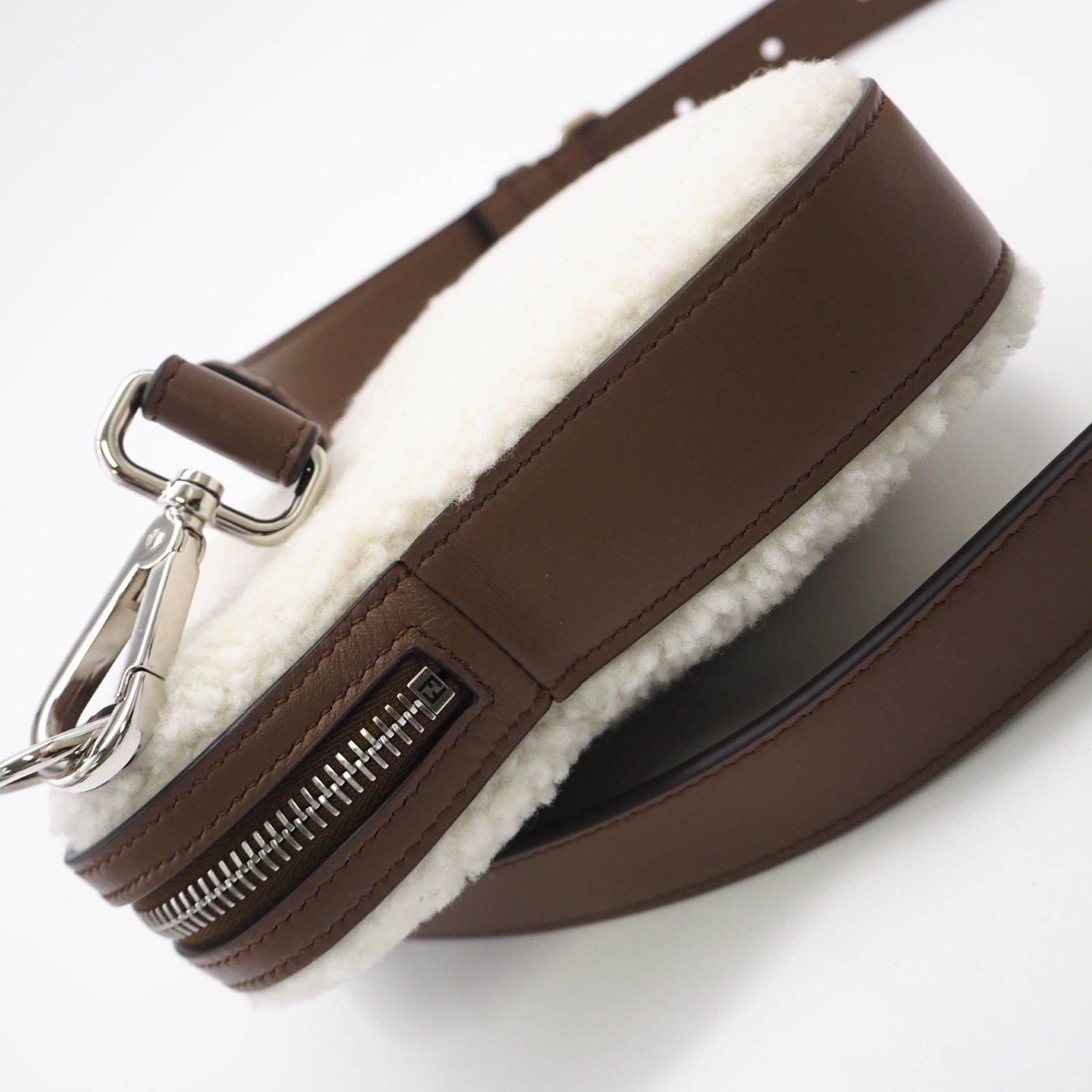 ★3日以内返品可★ 極美品 FENDI フェンディ FFロゴ トースト型 ホワイト シアリング 7AS311 2wayショルダーバッグ ホワイト ブラウン カーフレザー ムートン レディース ☆3日以内返品可☆ 極美品 FENDI フェンディ FFロゴ トースト型