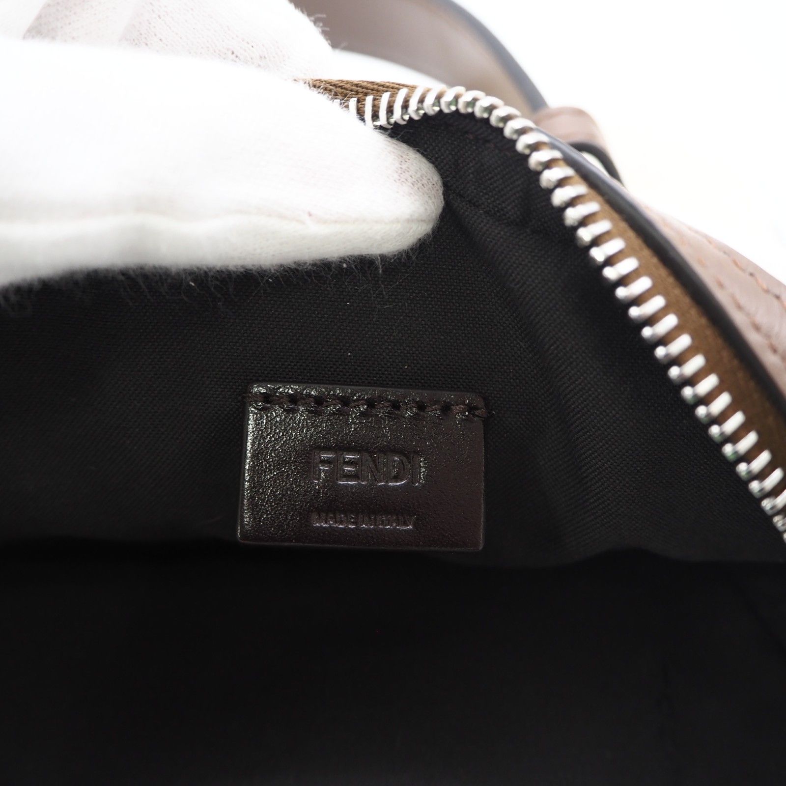 ★3日以内返品可★ 極美品 FENDI フェンディ FFロゴ トースト型 ホワイト シアリング 7AS311 2wayショルダーバッグ ホワイト ブラウン カーフレザー ムートン レディース ☆3日以内返品可☆ 極美品 FENDI フェンディ FFロゴ トースト型