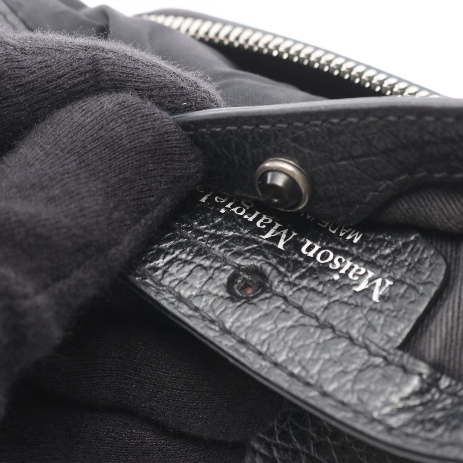 メゾンマルジェラ11 Maison Margiela 11 ハンドバッグ 5AC マイクロ 2WAY S56WG0081 ブラック レザー 5AC マイクロ レディース Used C メゾンマルジェラ11 Maison Margiela 11 ハンドバッグ 5AC マイクロ 2WAY S56WG0081 ブラック レザー 5AC マイクロ レディース Used C