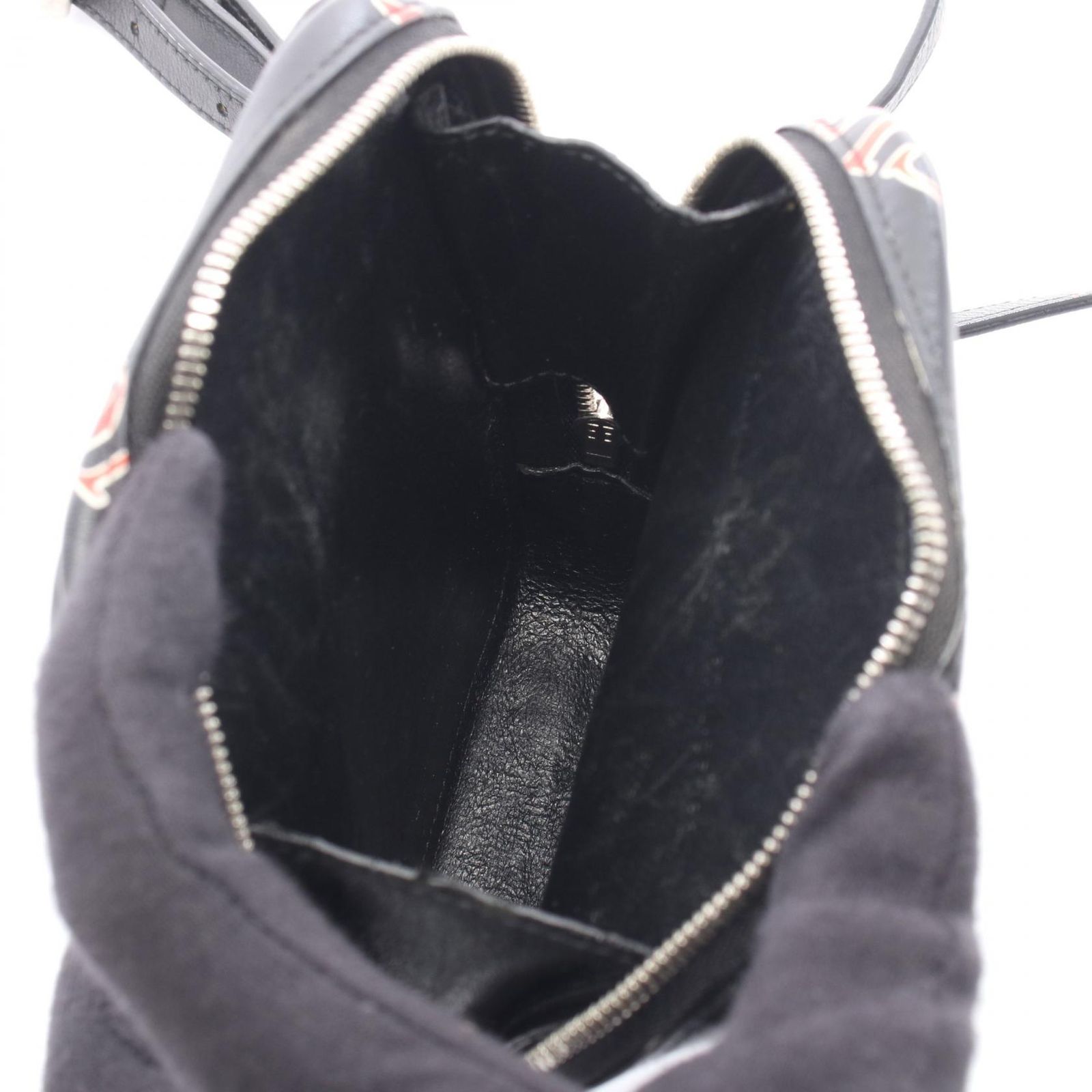 バレンシアガ BALENCIAGA ショルダーバッグ CASH ZIP PHONE HOLDER 618189 ブラック レザー フォンホルダー ユニセックス Used B バレンシアガ BALENCIAGA ショルダーバッグ CASH ZIP PHONE HOLDER 618189 ブラック レザー フォンホルダー ユニセックス Used B