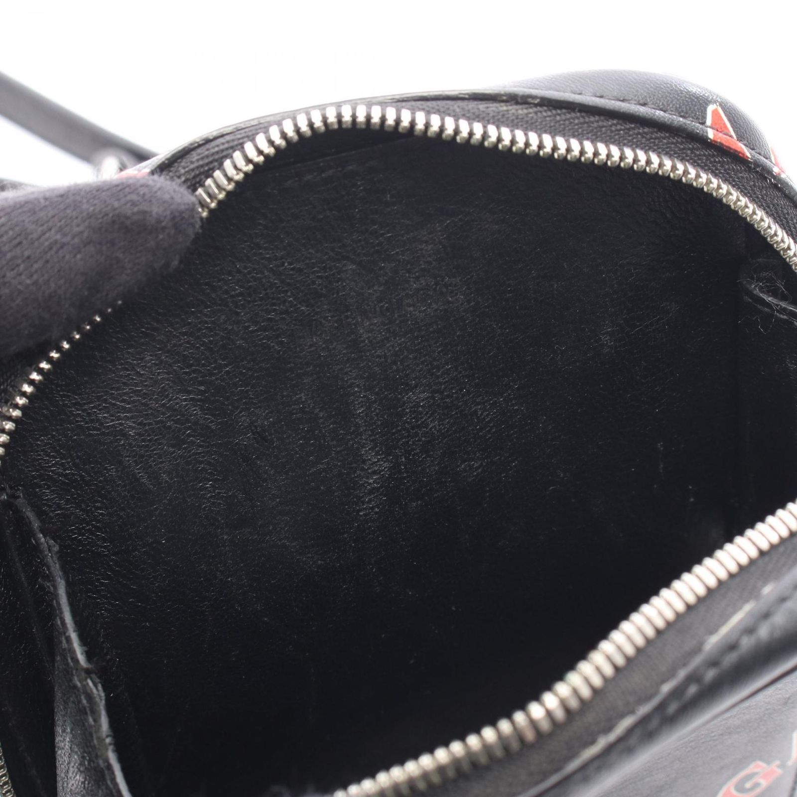 バレンシアガ BALENCIAGA ショルダーバッグ CASH ZIP PHONE HOLDER 618189 ブラック レザー フォンホルダー ユニセックス Used B バレンシアガ BALENCIAGA ショルダーバッグ CASH ZIP PHONE HOLDER 618189 ブラック レザー フォンホルダー ユニセックス Used B